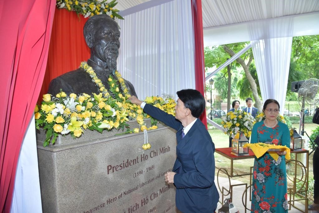 Visit of the Secretary General of AALCO to the Inauguration of the President Ho Chi Minh’s Bust New Delhi